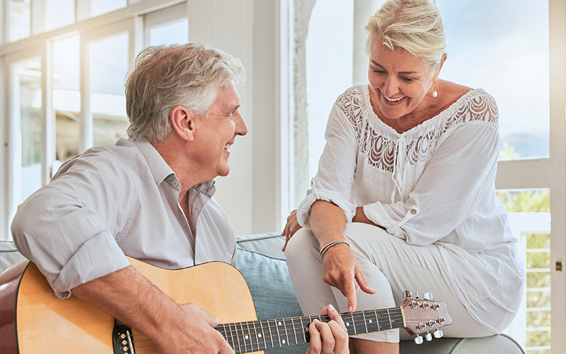 How Music Therapy Services Trigger Positive Memories in Seniors